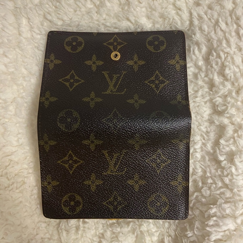 Louis Vuitton Kiss-lock monogram wallet